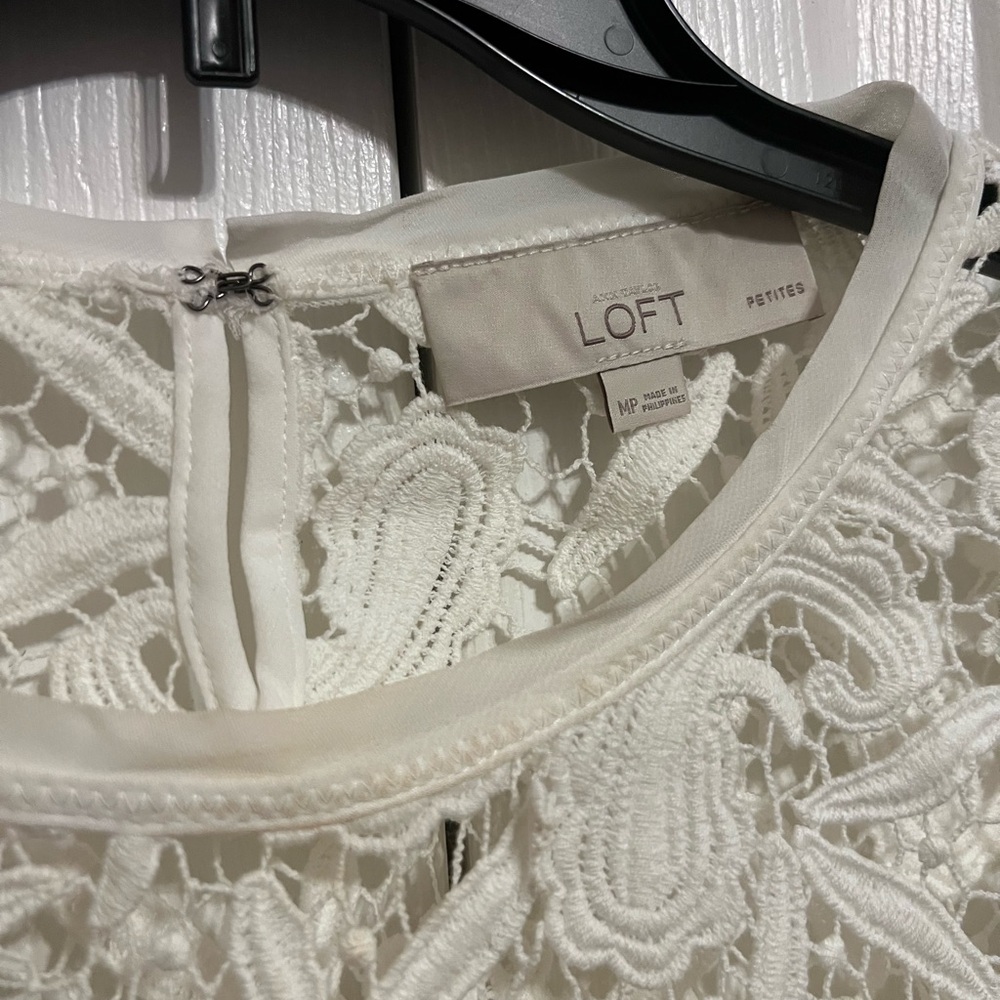 LOFT Paisley Crochet Lace Sheer Boxy Short Sleeve Blouse Ann Taylor. MP - Picture 5 of 8